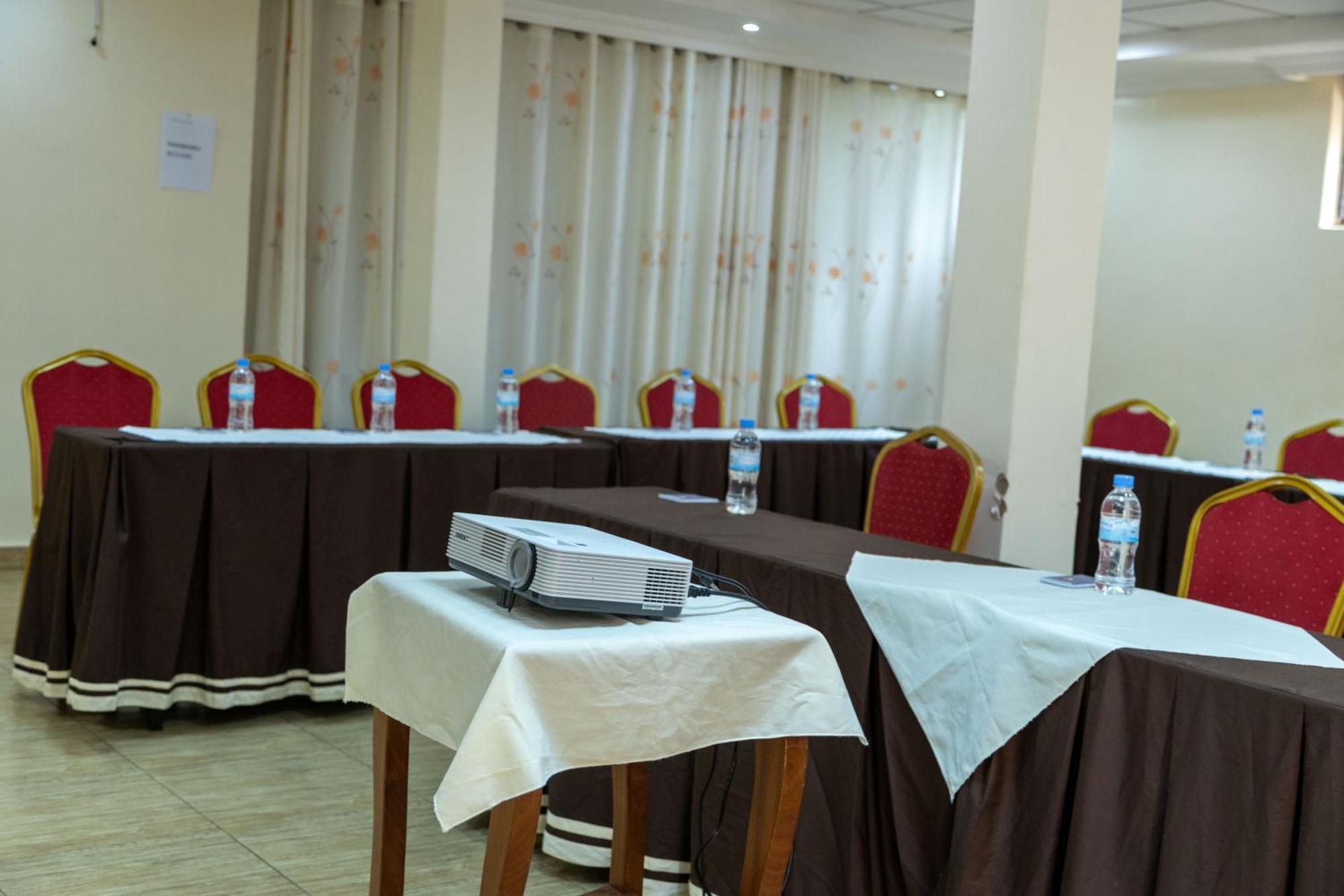 The Country Inn By Smart Haven Kigali Bagian luar foto