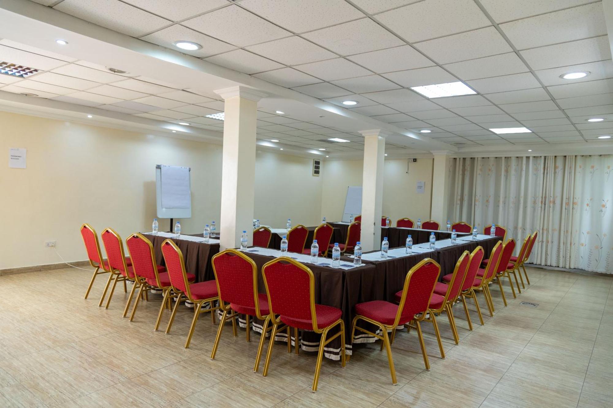 The Country Inn By Smart Haven Kigali Bagian luar foto