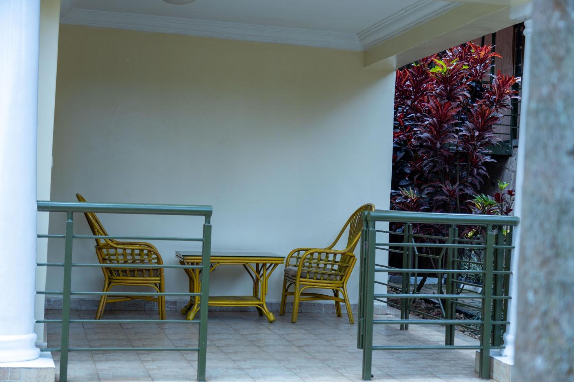 The Country Inn By Smart Haven Kigali Bagian luar foto