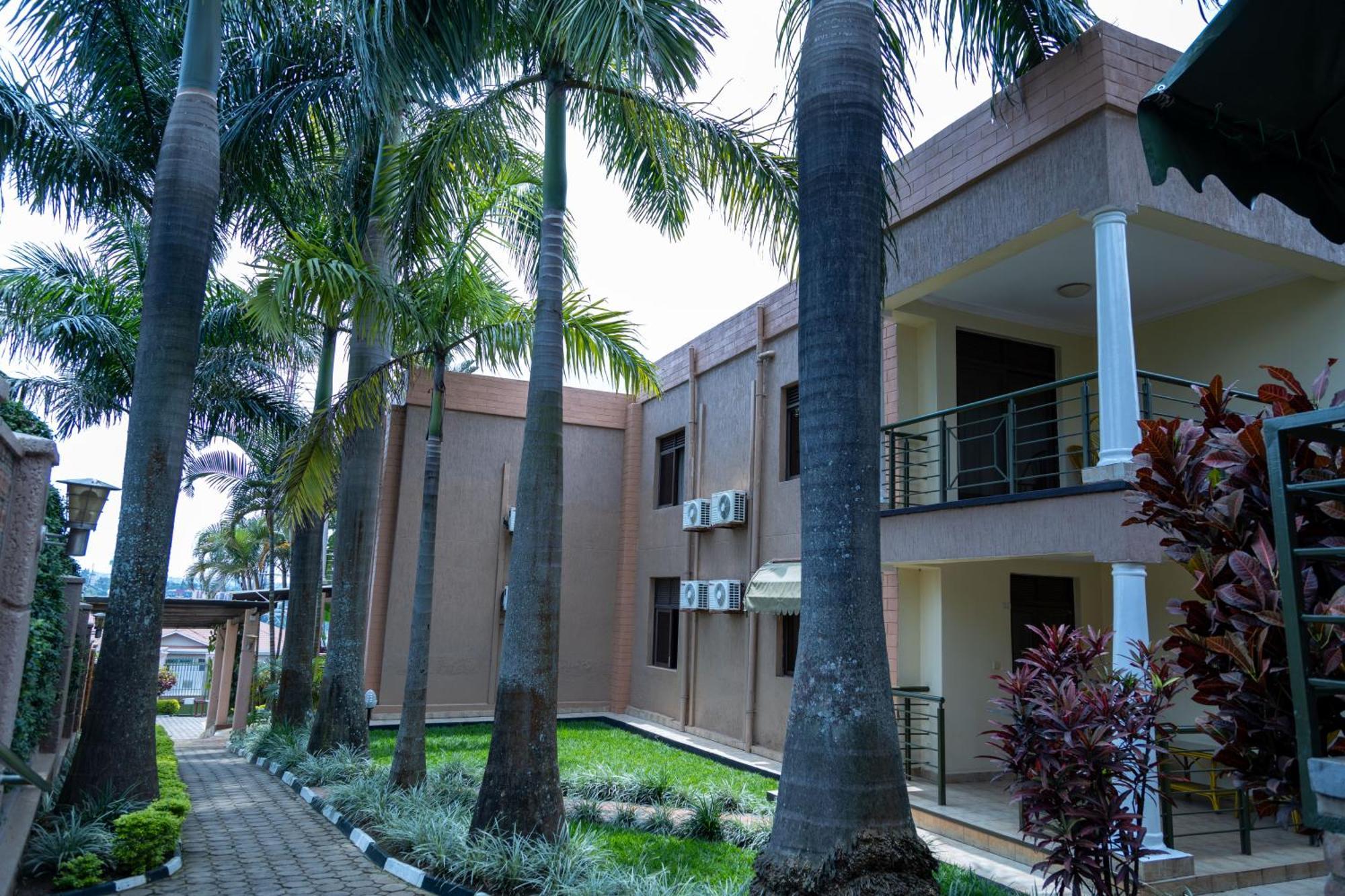 The Country Inn By Smart Haven Kigali Bagian luar foto