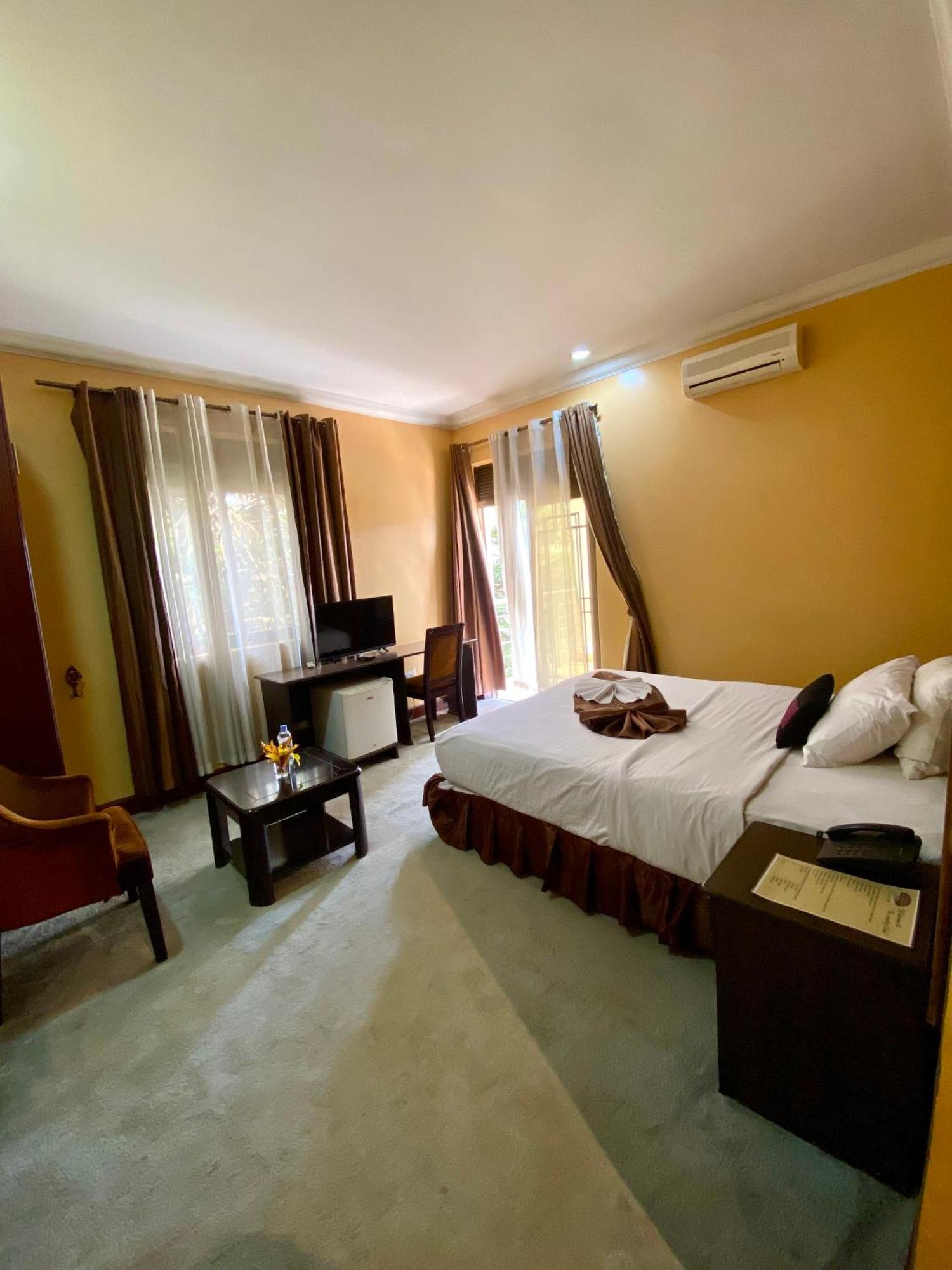 The Country Inn By Smart Haven Kigali Bagian luar foto